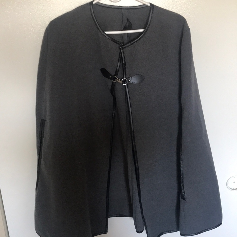 Torrid cape